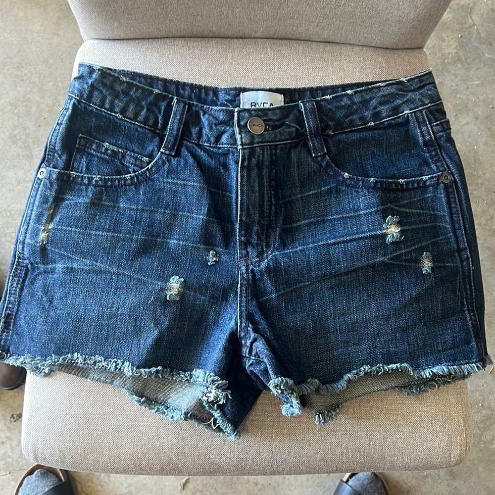 RVCA Shorts‎